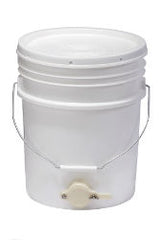 Little Giant® 5 Gallon Plastic Bucket