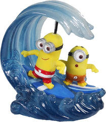 Penn-Plax Minions Officially Licensed Aquarium Ornament – Kevin & Stuart Surfing – Safe for Freshwater and Saltwater Fish Tanks – Small