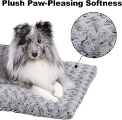 MidWest Homes for Pets Deluxe Dog Beds | Super Plush Dog & Cat Beds Ideal for Dog Crates | Machine Wash & Dryer Friendly, 1-Year Warranty